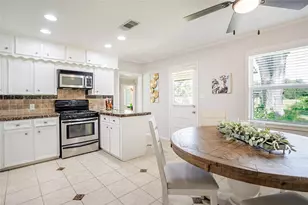 111 Fairway Dr, Alvin, TX 77511 - Photo 13