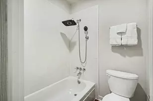 613 Dixie Dr, League City, TX 77573 - Photo 17