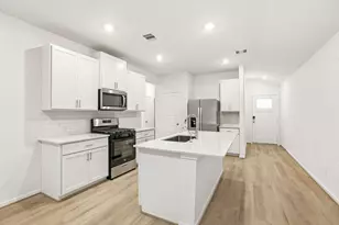 11420 Zenyatta Ln, Houston, TX 77048 - Photo 13