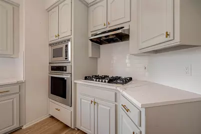 2150 Stacy Knoll, Houston, TX 77008 - Photo 19