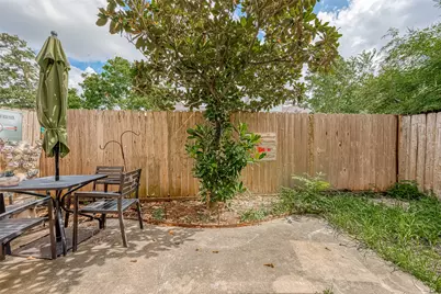 2150 Stacy Knoll, Houston, TX 77008 - Photo 9