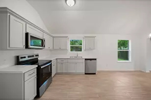 13221 Miller Ln, Willis, TX 77318 - Photo 11