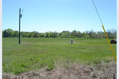 5568 Bleiblerville Road, Bleiblerville, TX 78931 - Photo 11