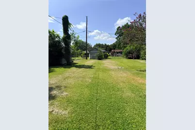 305 Wisteria Street, Lake Jackson, TX 77566 - Photo 15