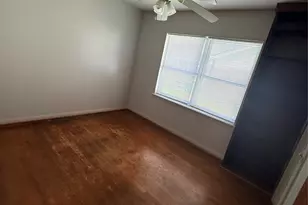 305 Wisteria St, Lake Jackson, TX 77566 - Photo 13