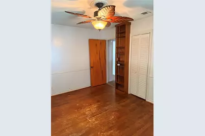 305 Wisteria Street, Lake Jackson, TX 77566 - Photo 11