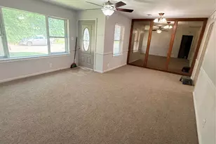 305 Wisteria St, Lake Jackson, TX 77566 - Photo 3