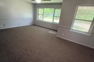 305 Wisteria St, Lake Jackson, TX 77566 - Photo 5