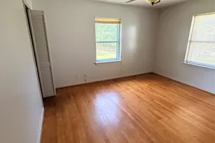 305 Wisteria St, Lake Jackson, TX 77566 - Photo 9
