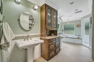 203 W Spreading Oaks Ave, Friendswood, TX 77546 - Photo 27