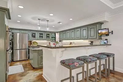 203 W Spreading Oaks Avenue, Friendswood, TX 77546 - Photo 15