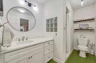 203 W Spreading Oaks Ave, Friendswood, TX 77546 - Photo 23