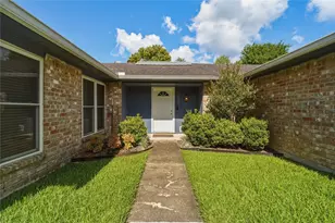 17330 Herrnhut Dr, Webster, TX 77598 - Photo 3