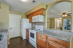 17330 Herrnhut Dr, Webster, TX 77598 - Photo 11