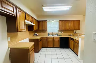 10103 Sageyork Dr, Houston, TX 77089 - Photo 5