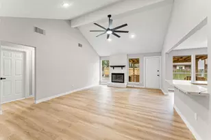 30 N Drifting Leaf Ct, Spring, TX 77380 - Photo 9