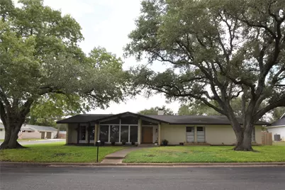 101 N Upton Avenue, Schulenburg, TX 78956 - Photo 1