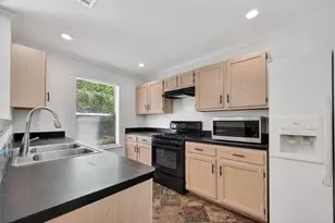 3938 Vauxhall Dr S, Houston, TX 77047 - Photo 15