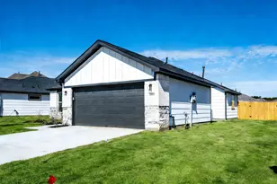 10401 Woodhill Spa Ln, Cleveland, TX 77327 - Photo 3