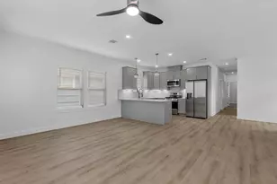 900 Lucky St, Houston, TX 77088 - Photo 3