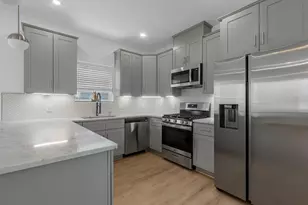 900 Lucky St, Houston, TX 77088 - Photo 9