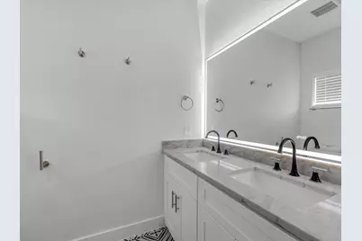 900 Lucky Street #B, Houston, TX 77088 - Photo 13