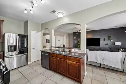 10051 Lynnwood Drive, Baytown, TX 77521 - Photo 11
