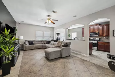 10051 Lynnwood Drive, Baytown, TX 77521 - Photo 5