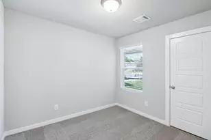 219 Charles Rdg Dr, Conroe, TX 77316 - Photo 15
