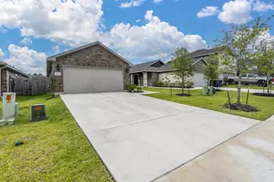 219 Charles Rdg Dr, Conroe, TX 77316 - Photo 1