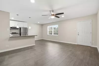 201 S Kansas Avenue #C, League City, TX 77573 - Photo 5