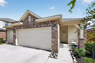 1329 Red Hills Dr, Rosharon, TX 77583 - Photo 3