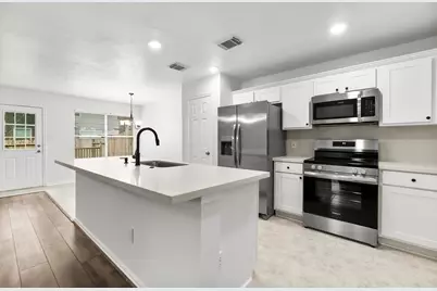 302 Sentry Maple Place, The Woodlands, TX 77382 - Photo 5
