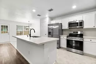 302 Sentry Maple Pl, The Woodlands, TX 77382 - Photo 5