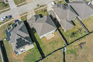 306 Cabernet Dr, Alvin, TX 77511 - Photo 43