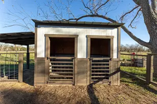 210 W Mulberry Ave, Wharton, TX 77488 - Photo 41