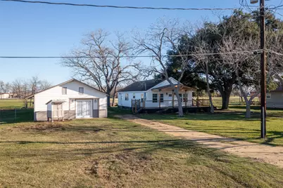 210 W Mulberry Avenue, Wharton, TX 77488 - Photo 3