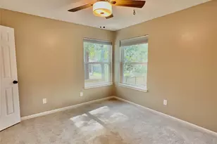 122 April Wind Dr E, Conroe, TX 77356 - Photo 11
