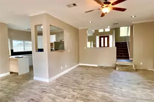 122 April Wind Dr E, Conroe, TX 77356 - Photo 5