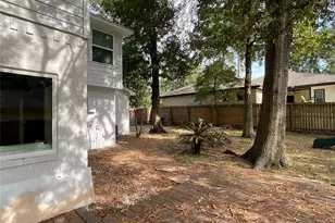 122 April Wind Dr E, Conroe, TX 77356 - Photo 19