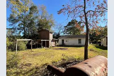 1111 Wheeler Street, Anahuac, TX 77514 - Photo 13