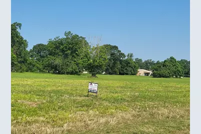 68 Conestoga Trl, Angleton, TX 77515 - Photo 3