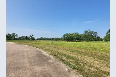 68 Conestoga Trl, Angleton, TX 77515 - Photo 1