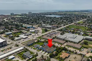 2305 67th St, Galveston, TX 77551 - Photo 5