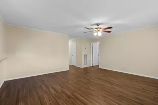 1807 Oaklawn St, Sugar Land, TX 77498 - Photo 5