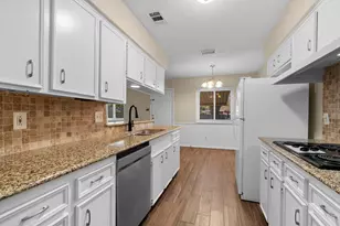 1807 Oaklawn St, Sugar Land, TX 77498 - Photo 9