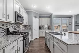 623 Orchid Hill Dr E, Conroe, TX 77301 - Photo 11