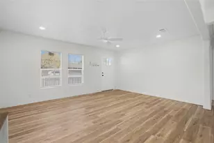 3125 South Dr, Groves, TX 77619 - Photo 7