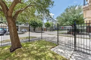2514 Maxroy St, Houston, TX 77007 - Photo 3