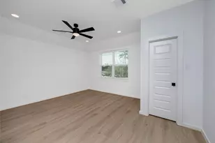 1939 Longmire Villas Ct, Conroe, TX 77304 - Photo 19